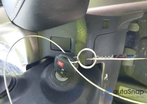 2017 Toyota Rav4 Xle z USA, uszkodzony, nr VIN JTMWFREVXHJ708196